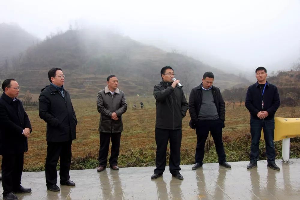 杨志成讲话观摩过程中,杨志成说,雨冲乡,星宿乡产业结构调整点多面广