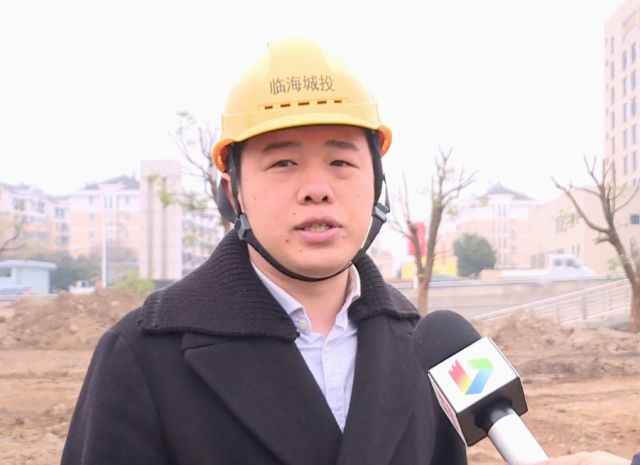 市建设地下管道开发有限公司 董事长:杨振威 目前临海大桥西侧停车场