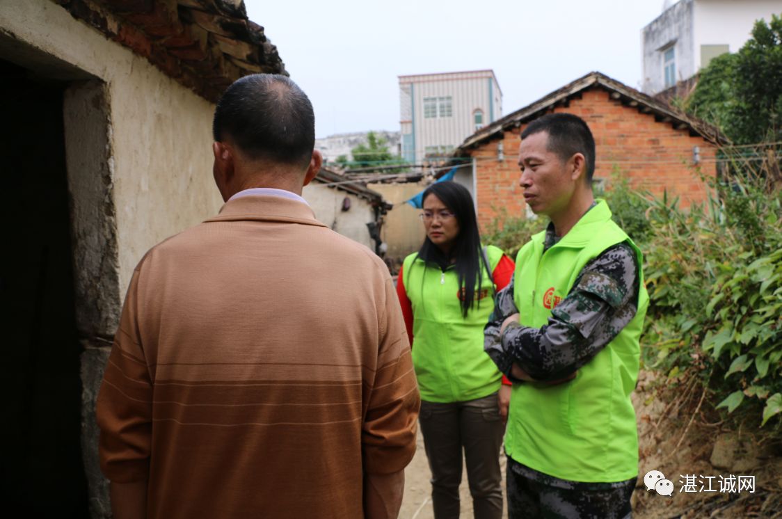 劳建玲是廉江市良垌镇湍流村人,现年40岁的她一直没有成家,跟着父母