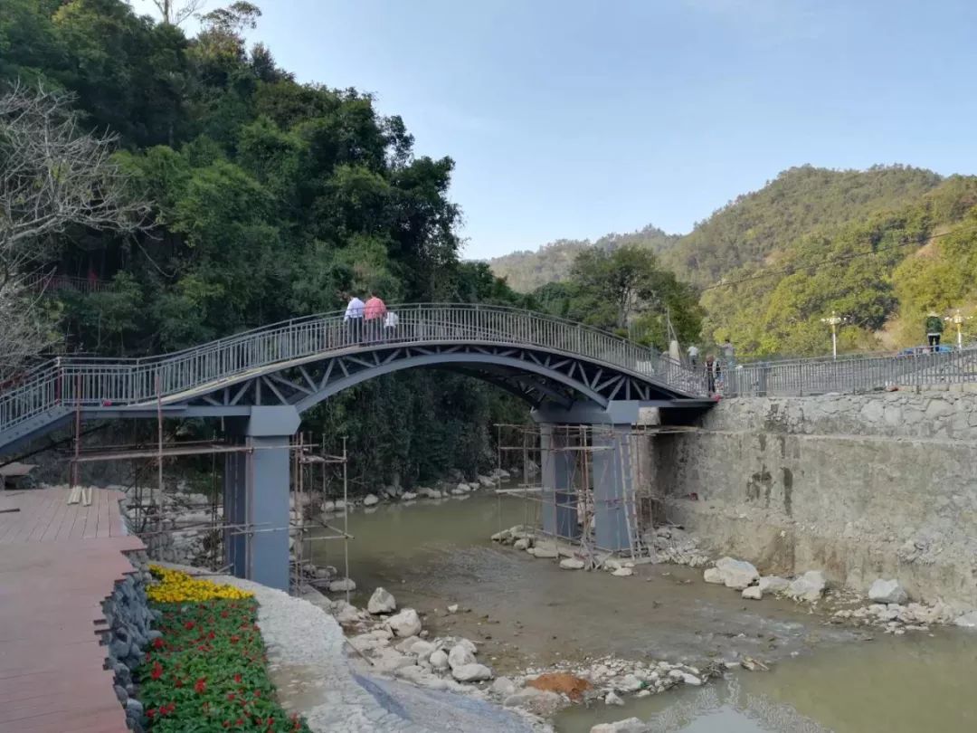 广东"巴马"螺洞村的凤凰涅盘