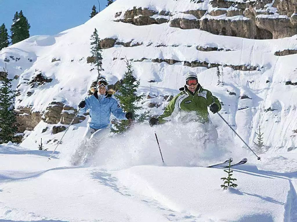 谈球吧体育穿过雾霭那一瞬的惊喜才是滑雪的终极目标！(图19)