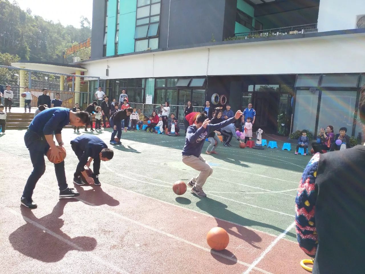 璞悦山幼儿园第三届冬季亲子运动会--你抛我接,亲子运球比赛赛事报道!