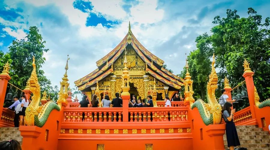 双龙寺:泰国香火最鼎盛的寺庙