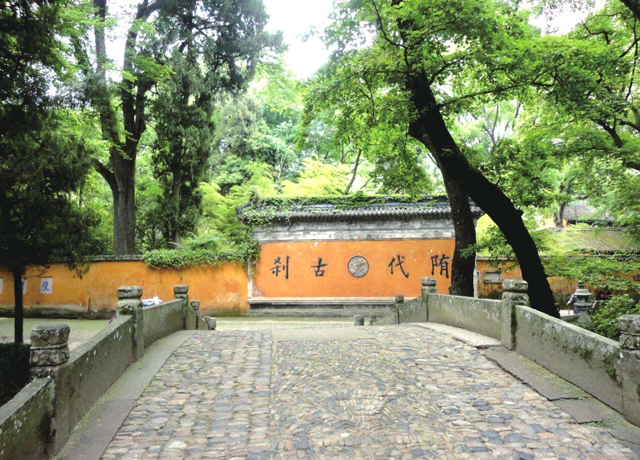 旅游 正文  天台以山水神秀著称,除了拥有1420年历史的国清寺外,还有