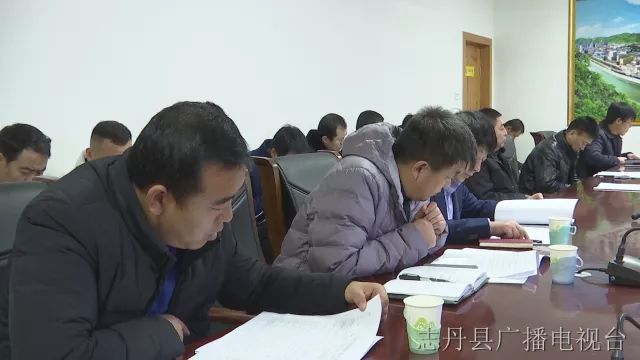 农民工工资收入与GDP的关系_拖欠农民工工资图片(2)