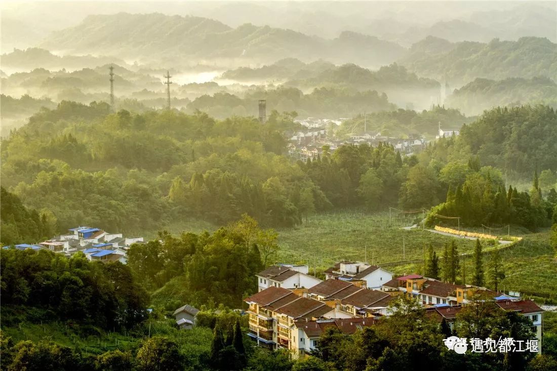 旅游 正文 这条路起于蒲阳镇猕猴桃园区,途径莲花湖,向峨乡观景台等.