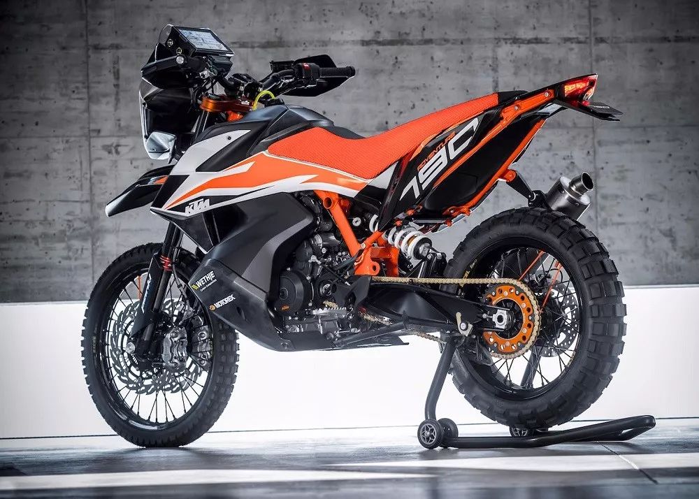 ktm 790 adventure r原型车曝光,预计2019年量产!