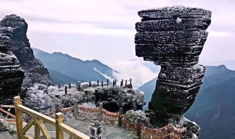 这两天,全国好多地方都下了2018年的第一场雪 而我们贵州 铜仁梵净山