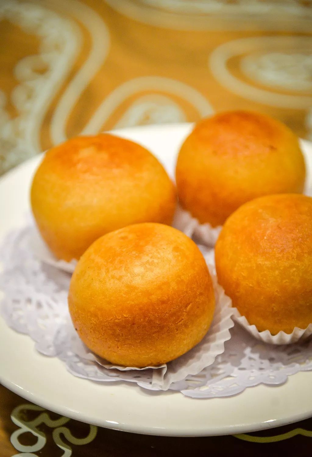 玉兰饼的名气在锡城可是家喻户晓,金黄色的外形搭配圆润饱满的身材,很