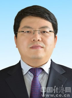 何良军任崇左市代市长孙大光辞去市长职务图简历