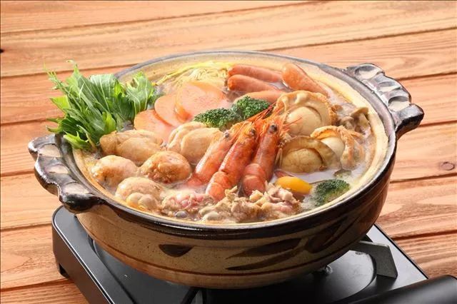 美食 正文  粤系火锅品种多样,其中最具代表性的就是潮汕牛肉火锅.