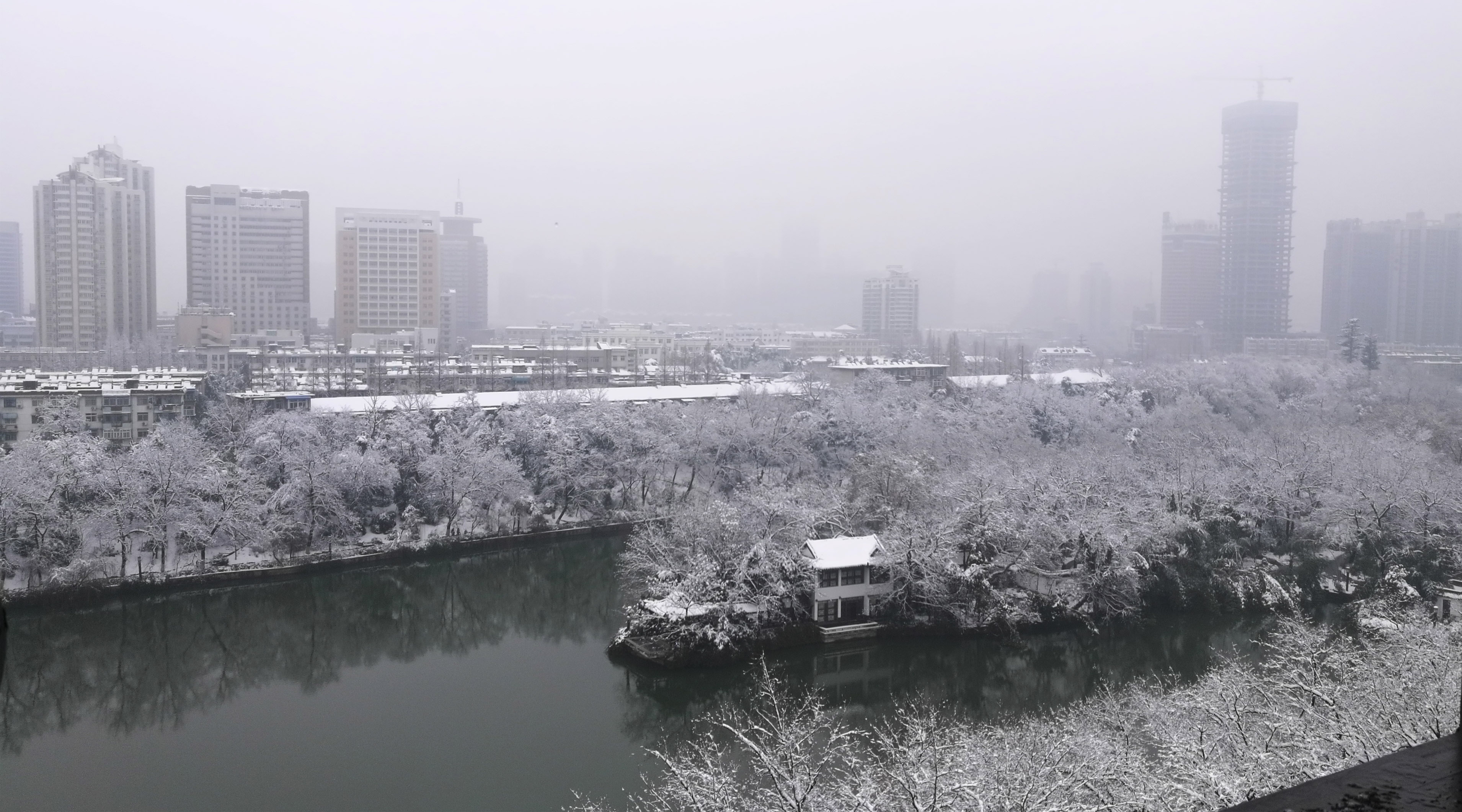 安徽合肥包公园雪景美如画