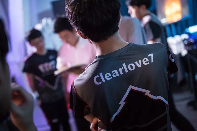 截至1月5日18点: 队服t恤 clearlove7 s7-2 id版(已售罄)