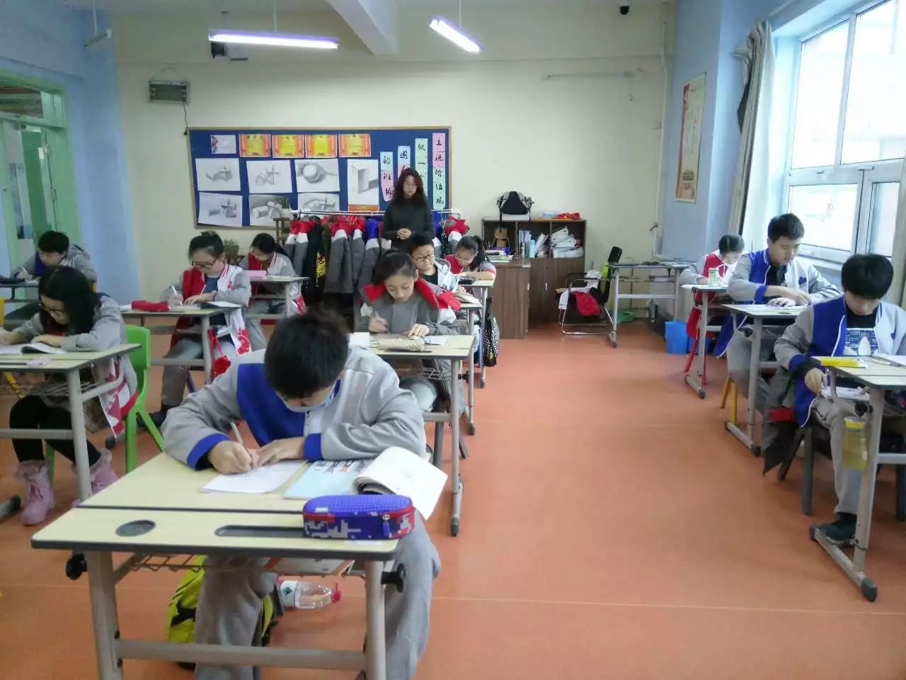 哈尔滨市鹰沙中加学校宝剑锋从磨砺出梅花香自苦寒来中加学子参加区