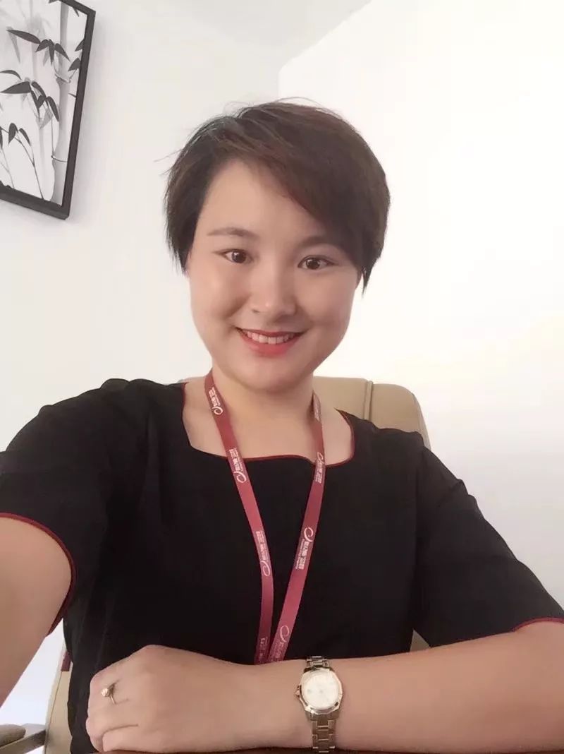 标杆人物系列|铿锵玫瑰—记世纪城·幸福公馆项目经理 何趑女士