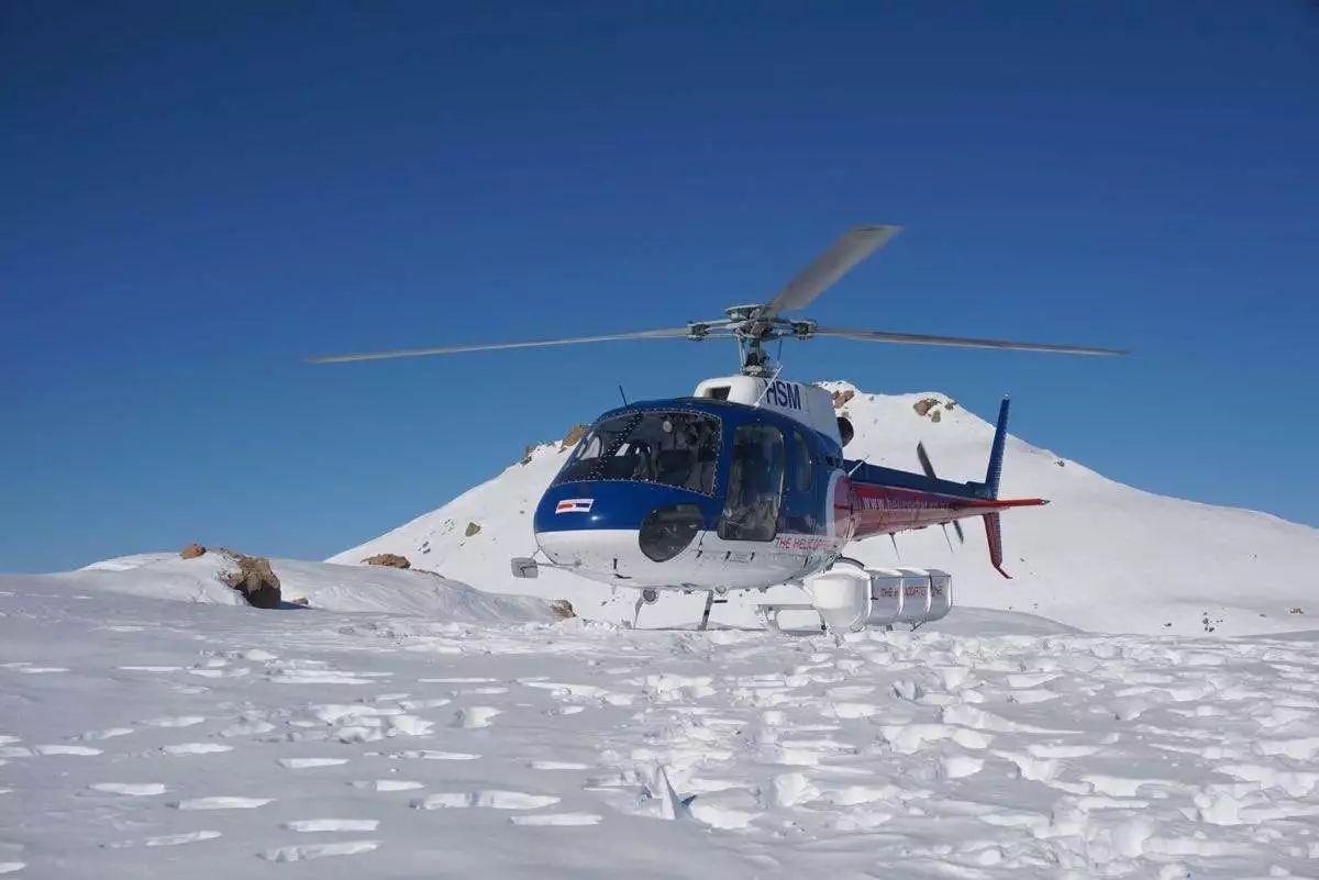 暴雪来袭!直升机如何应对冬季飞行?