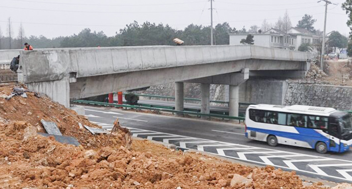 【交通】王河服务区上跨桥元月底通车 车辆可经罗汉改道