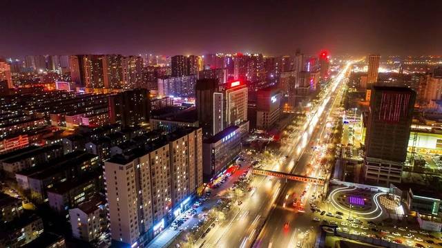 榆次区是晋中市的政治,经济,交通中心,面积1328平方千米.