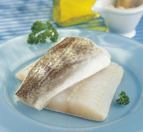 鳕鱼肉中蛋白质占16.8,而鳕鱼肉中所含脂肪和鲨鱼一样,只有0.