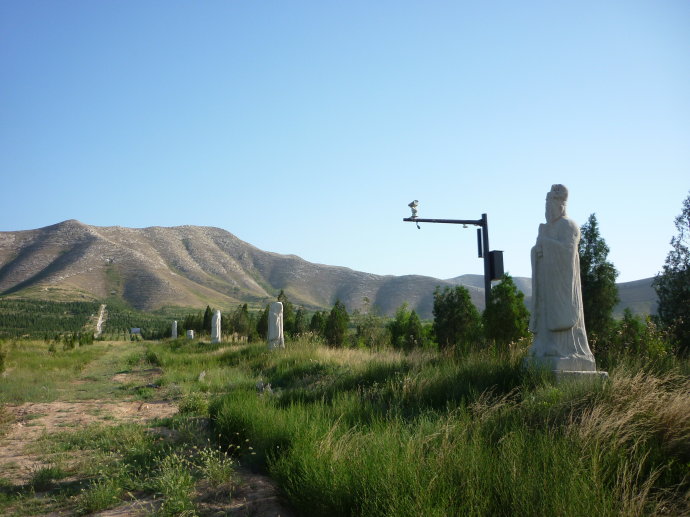 桥陵是唐睿宗李旦之陵墓,是唯一一座建于唐开元盛世的帝王陵墓,位于