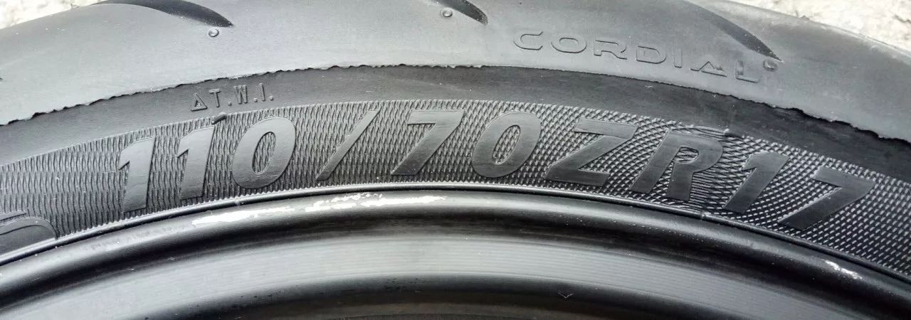 zr:速度240km/h以上的子午线轮胎