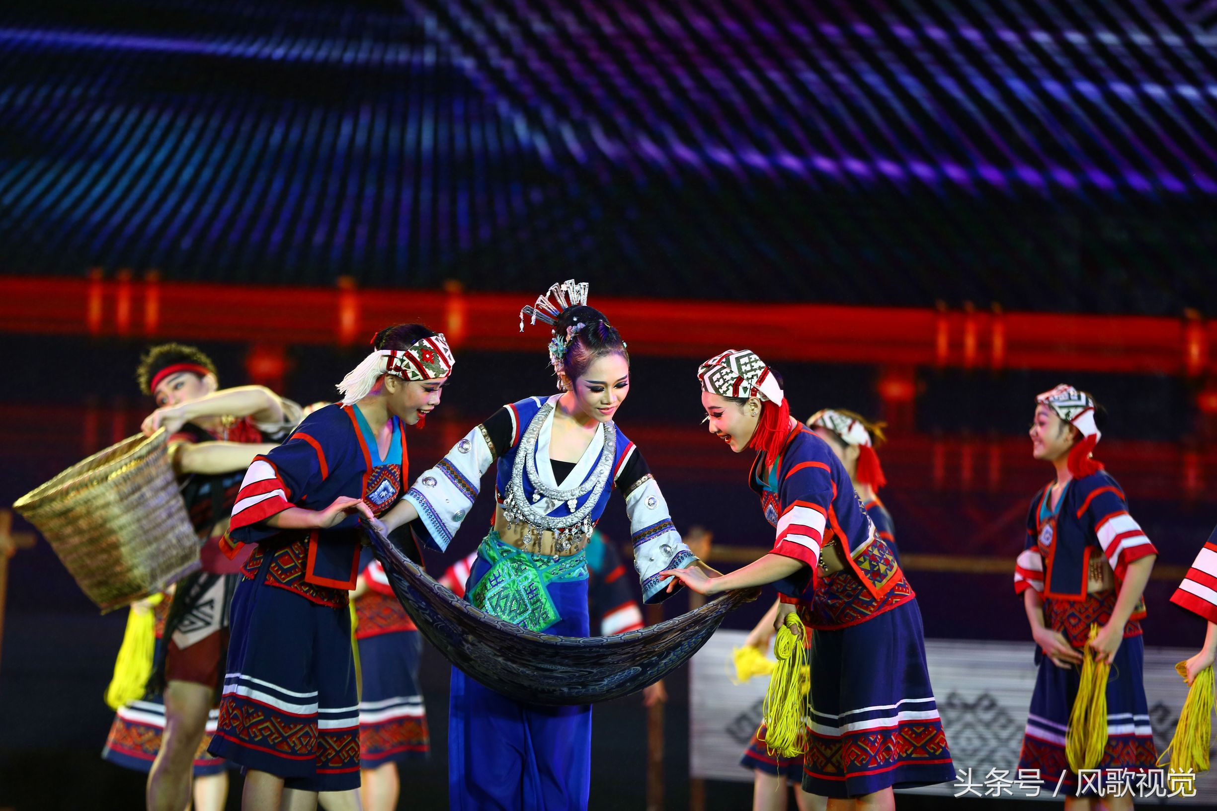 民族舞剧《黄道婆》上演,再现海南黎族民俗和中国古代的纺织文化