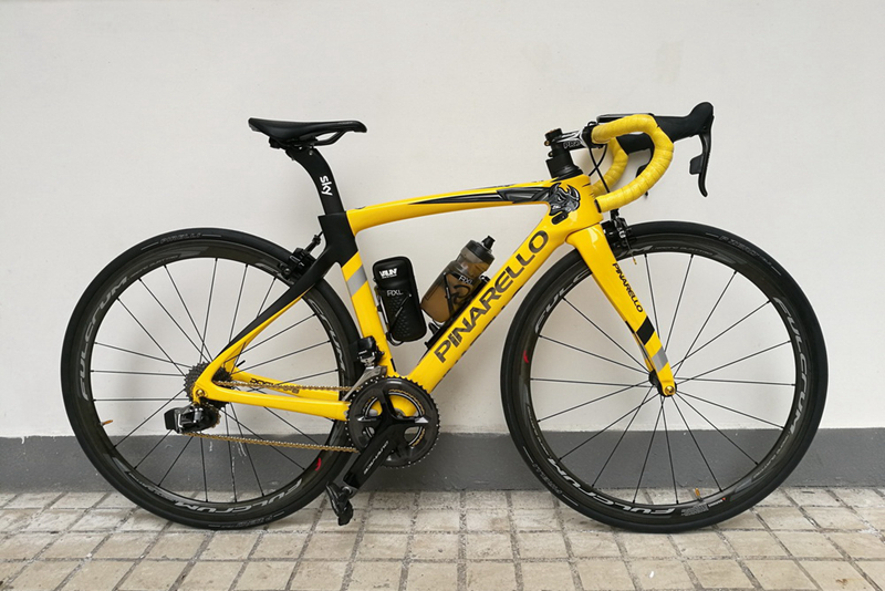 本次评测用车为pinarello f8,搭配fulcrum racing quattro carbon r4