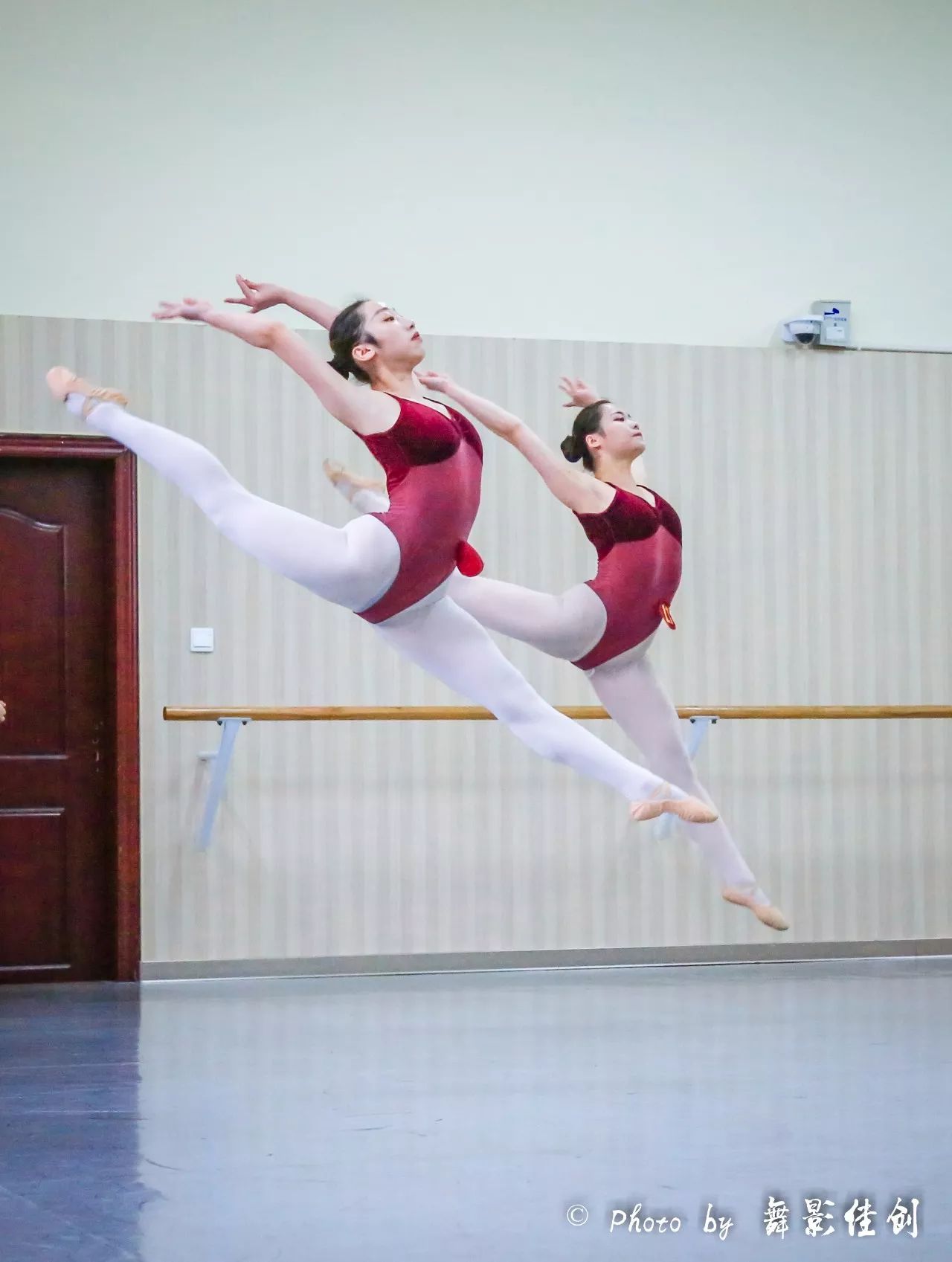 四川师范大学舞蹈学院2015级11班基本功课程(古典舞)考试精彩瞬间