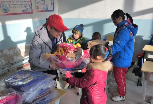 1号线新华广场站与清水河韭菜庄小学在校15名学生达成结对帮扶关系