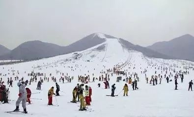 天山丽都滑雪场