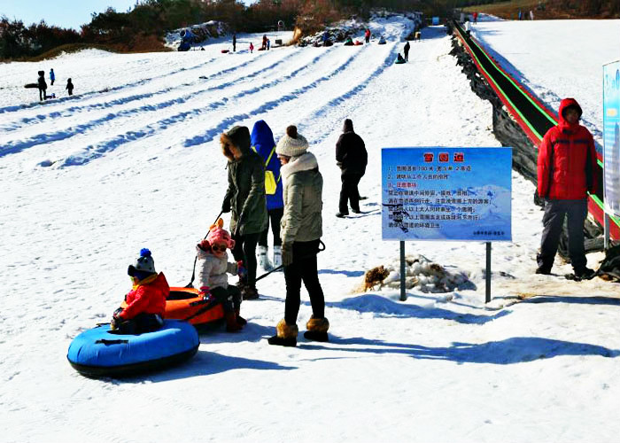 小泥人携手威海山泰生态园滑雪场提供电子票分销微信营销小程序制作vr