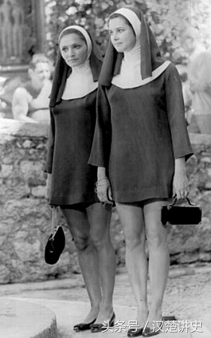 20世纪60年代时尚的迷你短裙.
