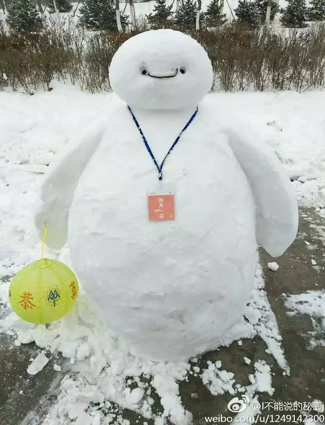 看完网友们堆的奇葩雪人,我笑得直不起腰