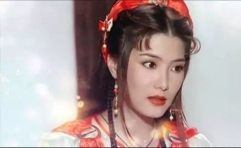 2010年出演电影《大玩家》时,杨丽菁又演了一把古装.