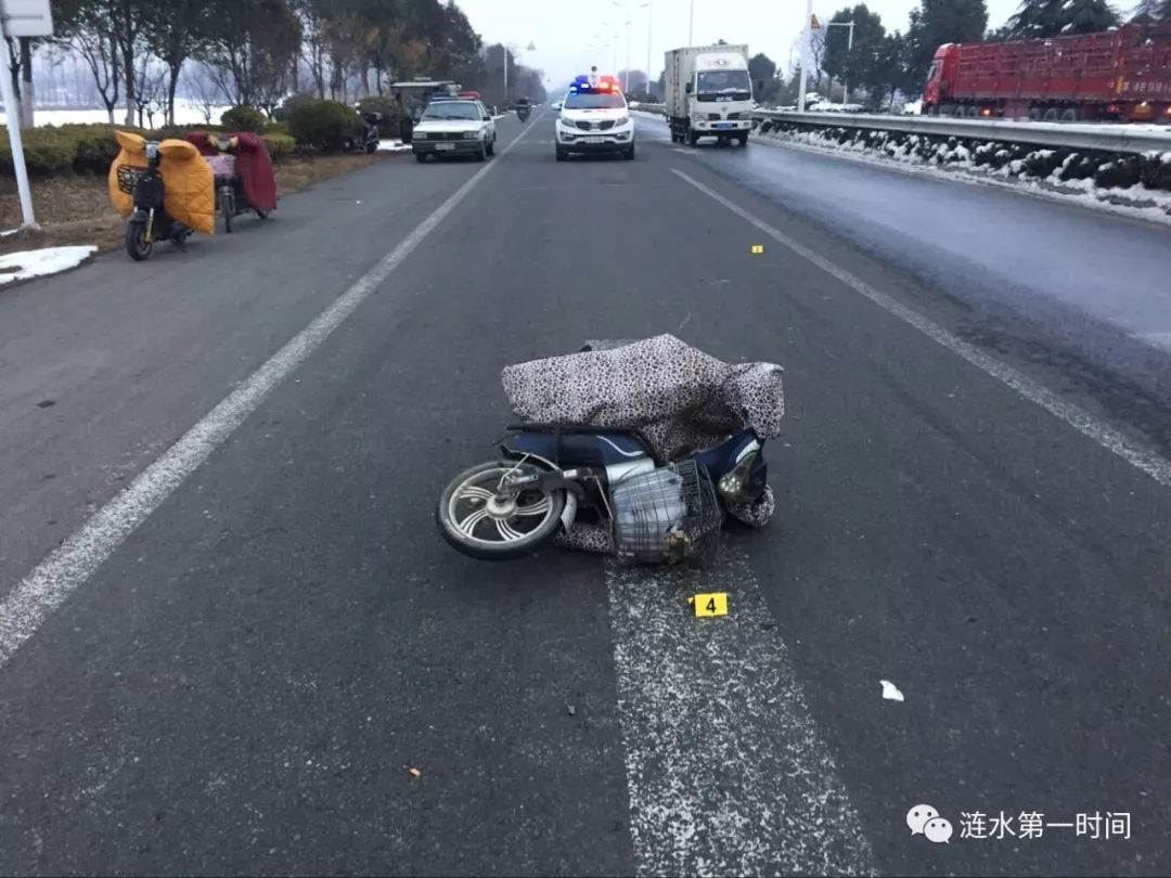 涟水重大车祸!货车电动车刮擦一人生命垂危