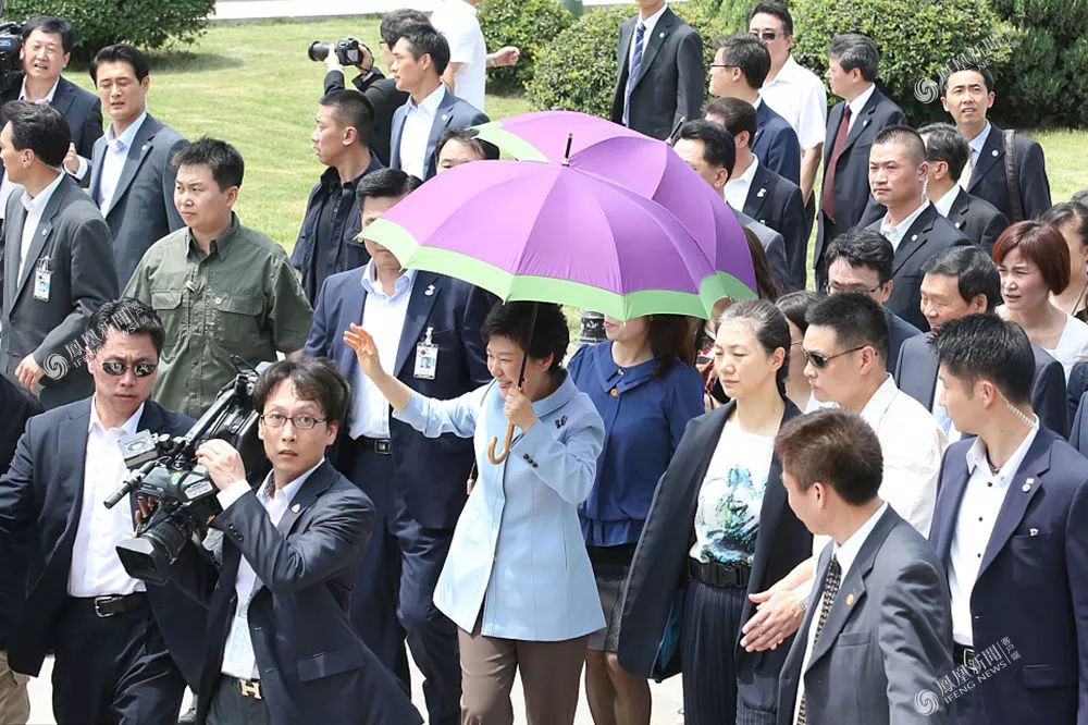 各國(guó)政要參觀兵馬俑時(shí)誰碰了(圖18)