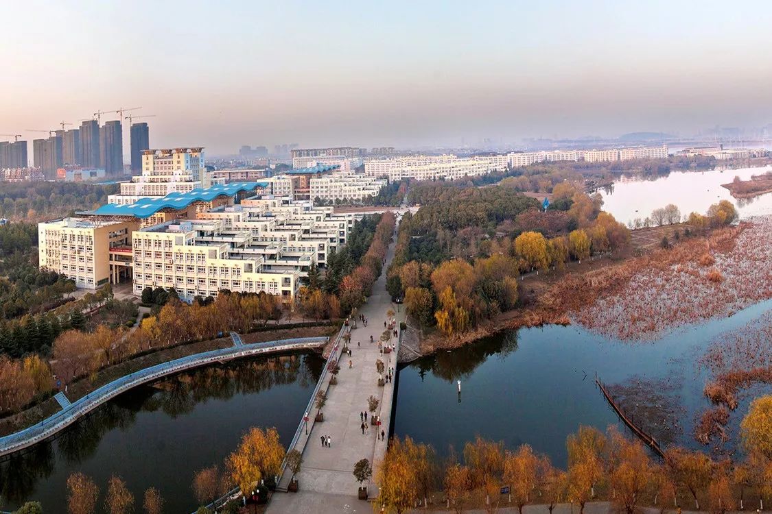 中心(明德酒店)举办2018年首批武汉市百万校友资智回汉·江汉大学专场