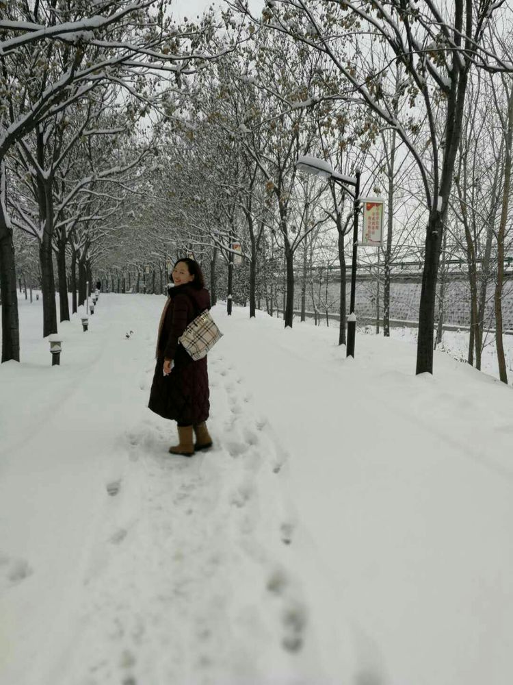 独自走在雪中,也是一道自恋的风景