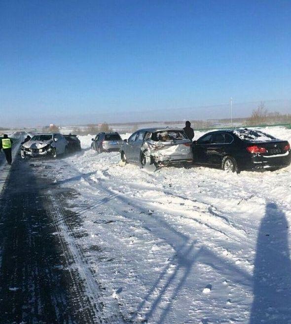 全新比亚迪唐全球首撞冰雪试驾发生车祸