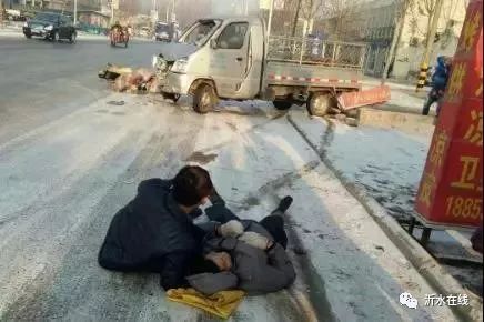 沂水道托:下雪路滑 这个车祸真吓人为保障广大市民的出行安全,沂水县