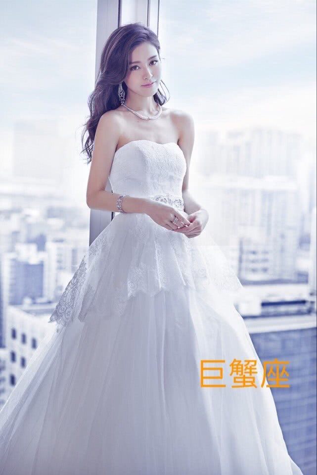 美女的婚纱_情趣婚纱美女