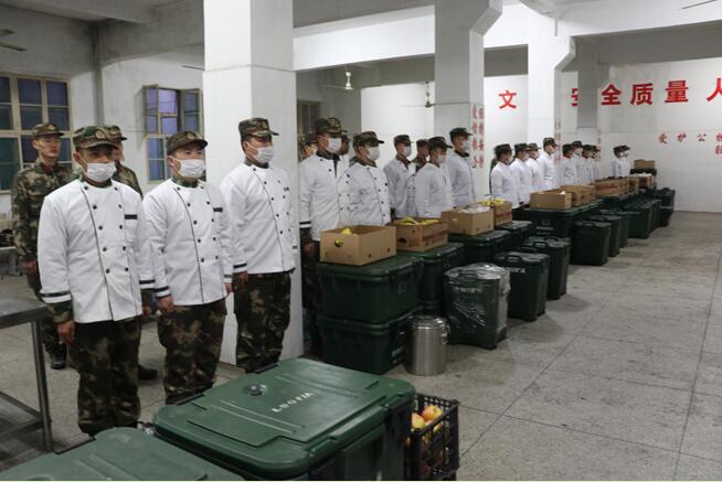 武警上海总队机动第二支队展开实战化野营拉练