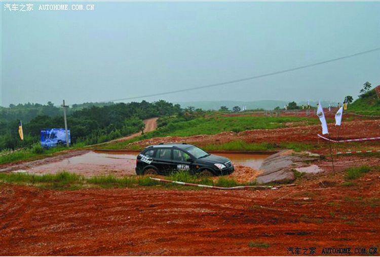 芜湖红杨山越野车赛场位于风景秀丽的芜湖县红杨镇境内