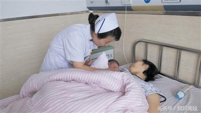 孕妈刚顺利生下龙凤胎,婆婆却在病房大声训斥产妇,医生直接怒了