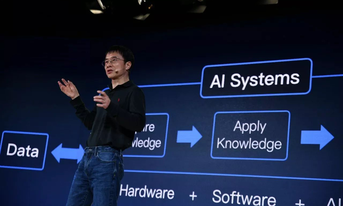 【CES 2018 现场】陆奇：百度显然是中国领先的 AI 公司