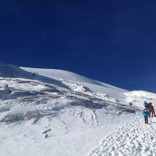 禄劝轿子雪山