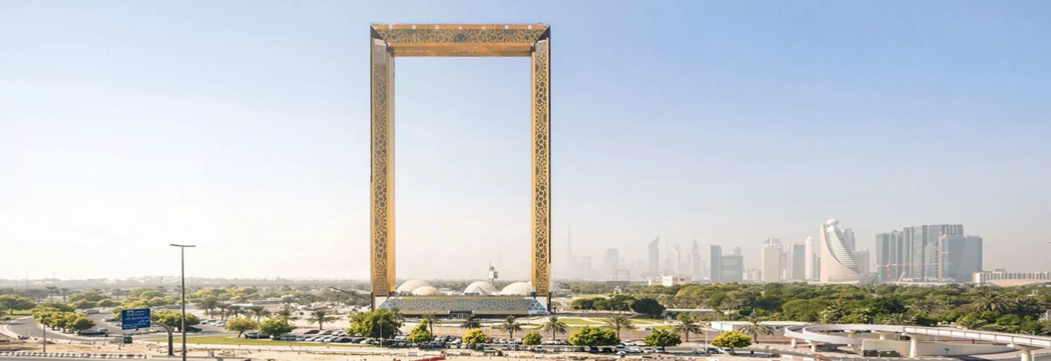 迪拜又来了!建了个世界最大画框,却像烂尾楼