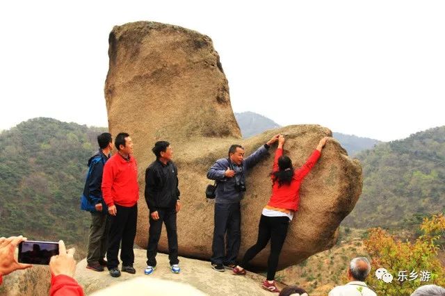 五莲方言来导游:九仙山中靴子石