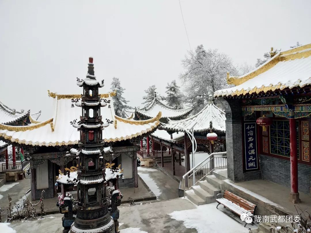 一米阳光一场雪,走入五凤山的梦幻仙境