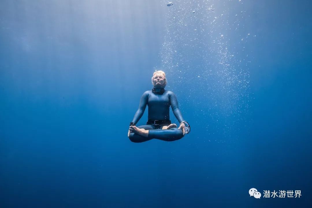 "蓝色迷幻剂"自由潜水初体验——离生离死,都那么近